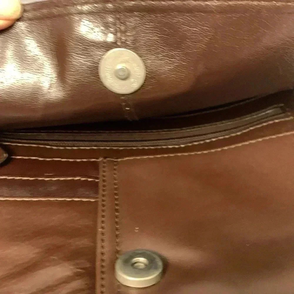 X.O chocolate brown 100% leather Crossbody, silver coloured  hardware - Picture 9 of 9